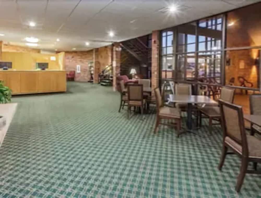 Clarion Pointe Bloomington-Normal Near I-55 And University Exteriör bild