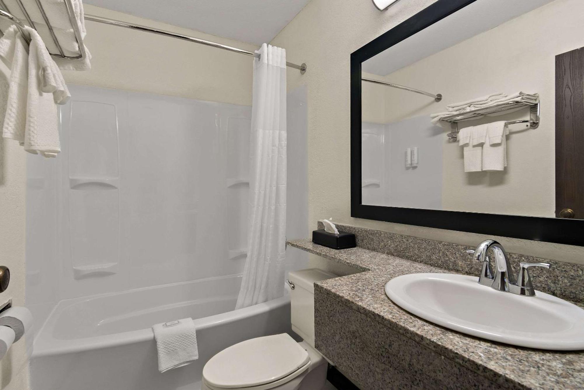 Clarion Pointe Bloomington-Normal Near I-55 And University Exteriör bild