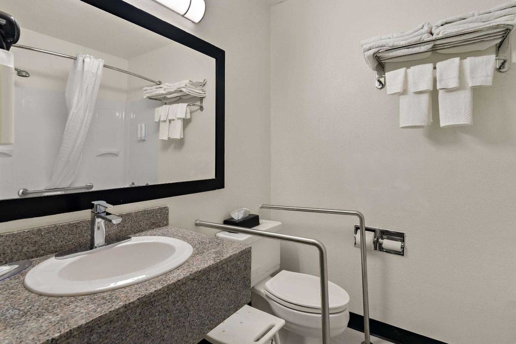 Clarion Pointe Bloomington-Normal Near I-55 And University Exteriör bild