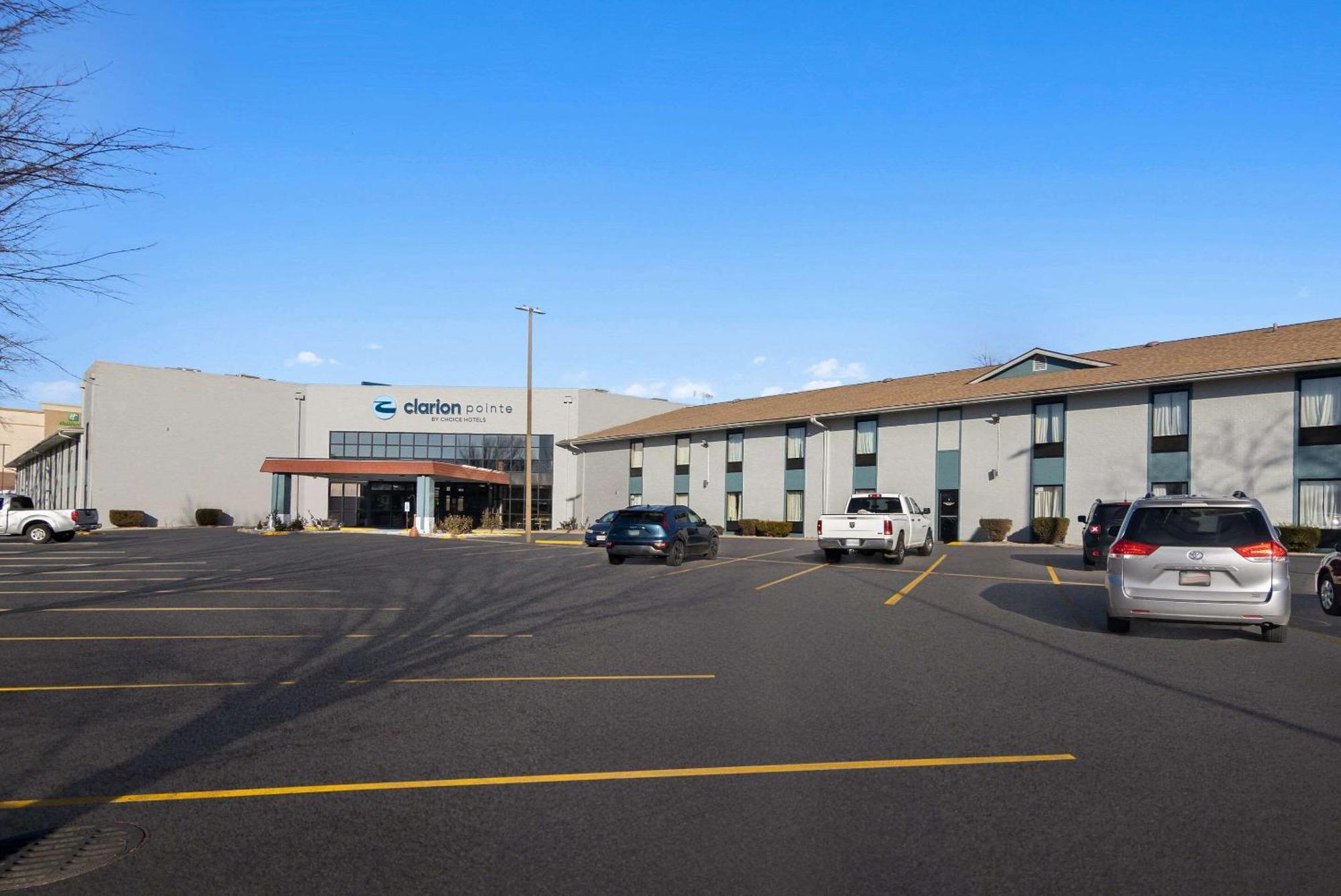 Clarion Pointe Bloomington-Normal Near I-55 And University Exteriör bild