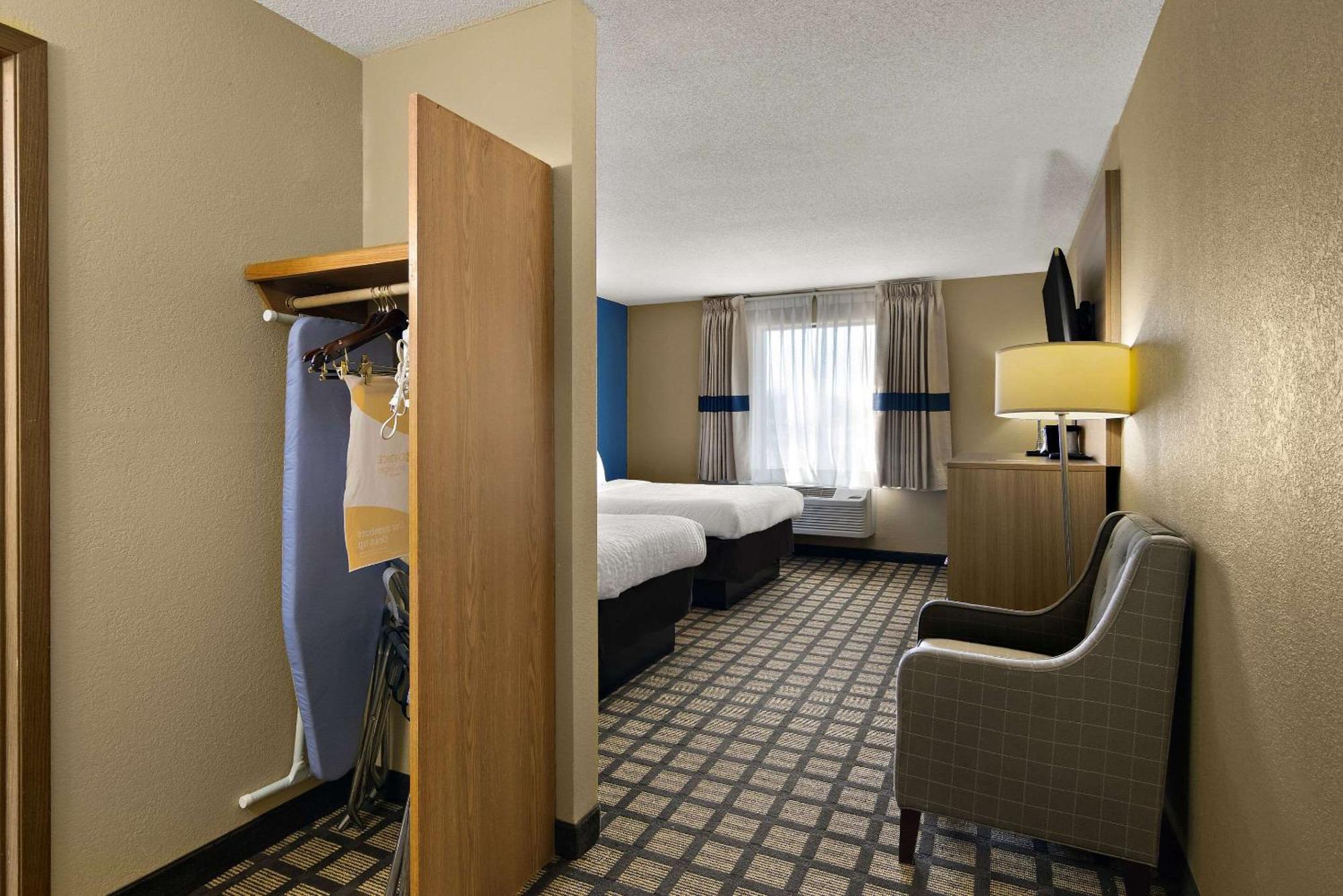 Clarion Pointe Bloomington-Normal Near I-55 And University Exteriör bild
